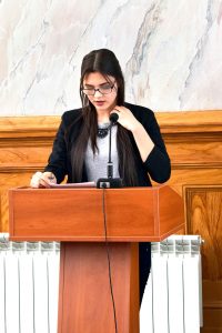 студентка группы №5 Романова Валерия зачитывает воспоминания о Герое Советского Союза Кондратьеве П.В