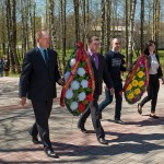 Церемония возложения венков к Мемориальным знакам