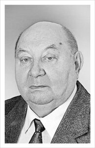 Гусаков В.К. Выпускник 1959 г. Профессор, член-корреспондент Российской аграрной академии наук, отличник образования Республики Беларусь, заведующий  кафедрой 1980-2001 гг.