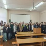 «Безопасность начинается с семьи»: в «Академии семьи» прошла встреча с инспектором ГАИ «Безопасность начинается с семьи»: в «Академии семьи» прошла встреча с инспектором ГАИ