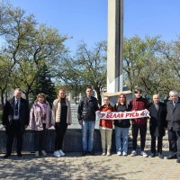 Возложение цветов к памятнику комсомольцам-подпольщикам