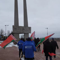 Торжественное возложение цветов к мемориальному комплексу